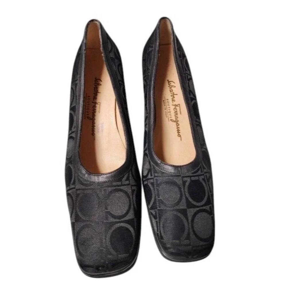 Salvator Ferragamo Black Vintage Wedge Pumps Gancini Logo Monogram Size 8.5 A